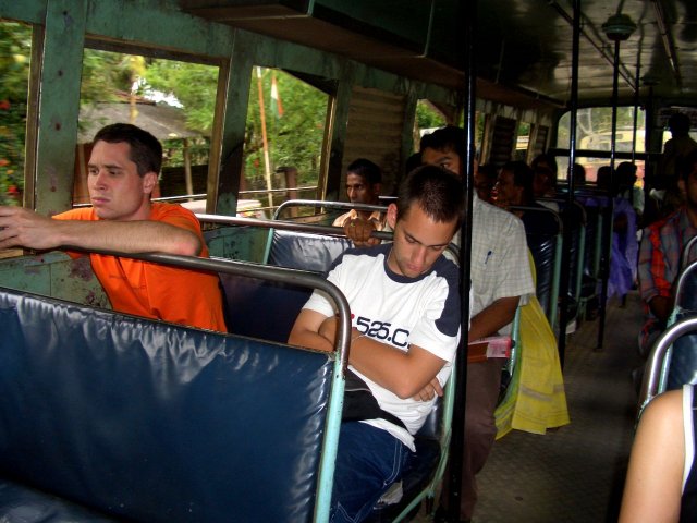 Kerala_02.11.2005_003.JPG, 178 KB